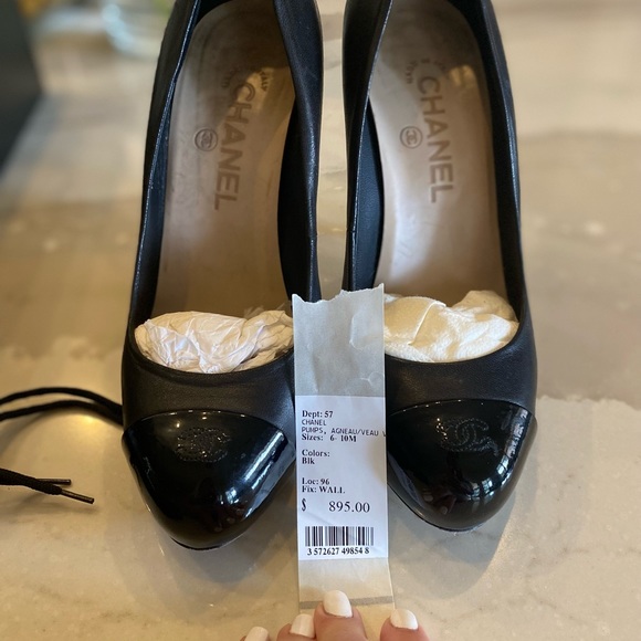 CHANEL BLACK PUMPS - Picture 11 of 11